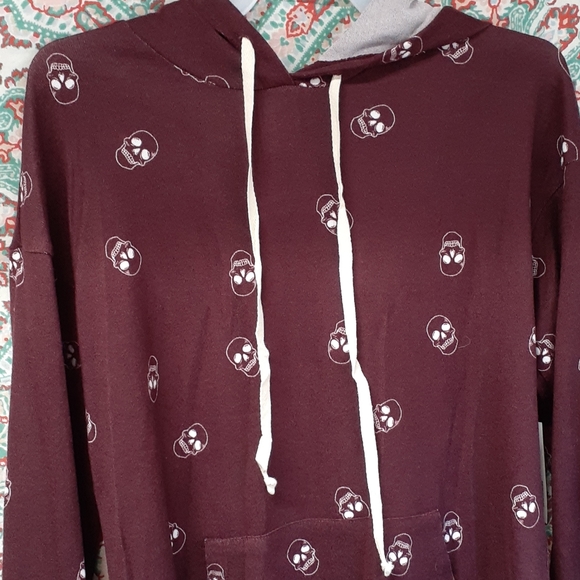 NWT No Boundaries Maroon Skull Hoodie, Size XS - Picture 4 of 8